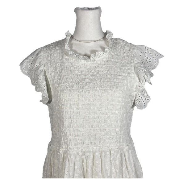 Time and Tru Womens Ruffle Eyelet Dress with Flutter Sleeves Vivid White Size XL - Picture 4 of 11